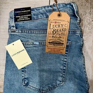 NWT SLIM BOYFRIEND JEANS !!